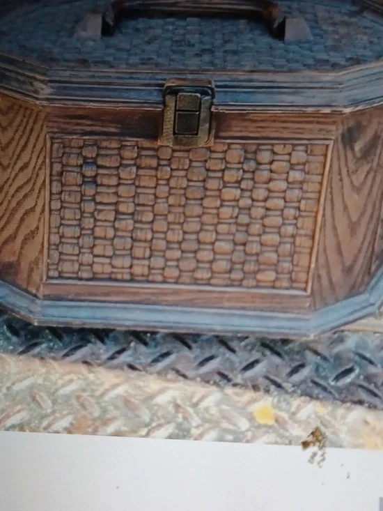 Sewing Box With Contents - Picture 5 of 5